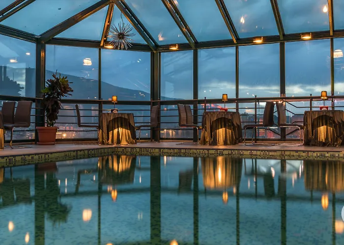 Hot Tub in Room Arka